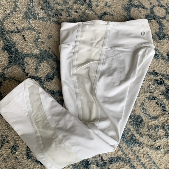 Lululemon rare pattern capri leggings - Picture 1 of 10